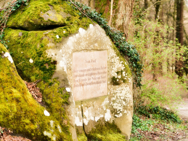 Gedenkstein Jean Paul Schlosspark Fantaisie_3950756 (c) Mikhail Butovskiy